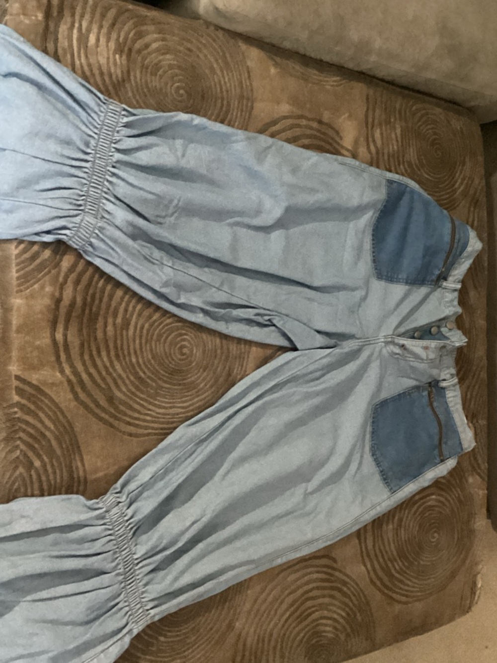 Light Blue Women's Balloon Jeans with Accent Pockets